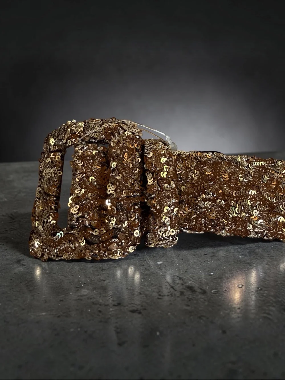 N/A sparkling gold